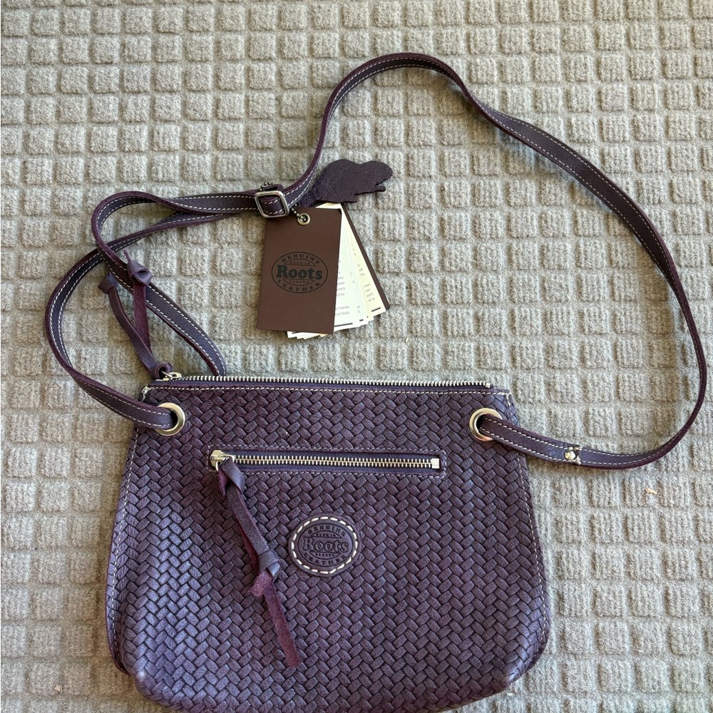 BNWT Roots Plum Woven Crossbody Bag